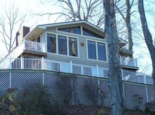 480 Lakeshore Dr N, Muscle Shoals, AL 35661
