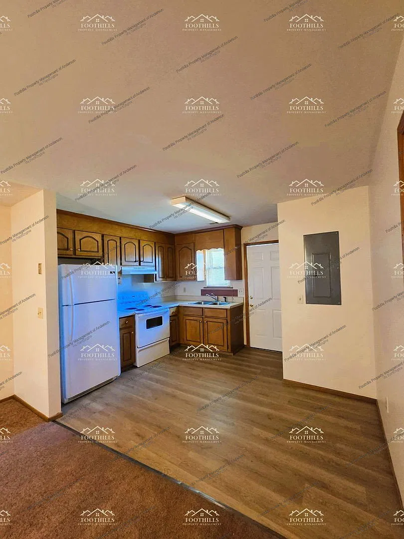 2 bed, 1.0 bath, 767 sqft, $875 — Photo 3
