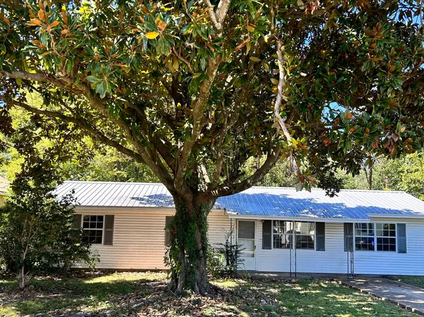 1609 Barnwell St, Yazoo City, MS 39194