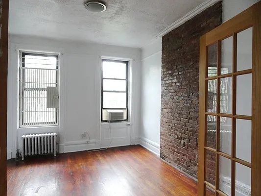 Rented by Perry Associates NYC Inc | media 27