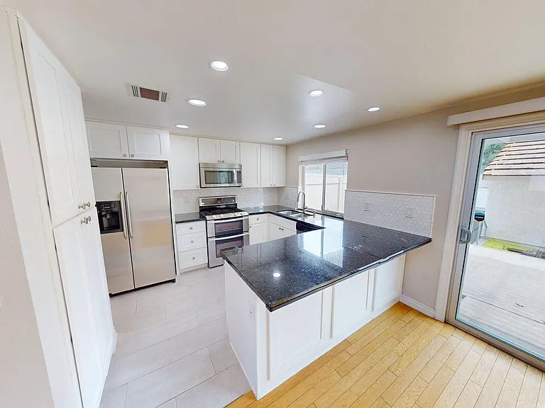336 Green Moor Pl — Photo 10