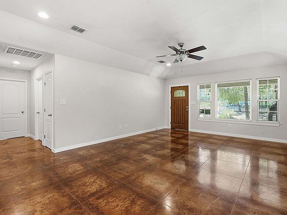 3rd image of 1105 Delmar St