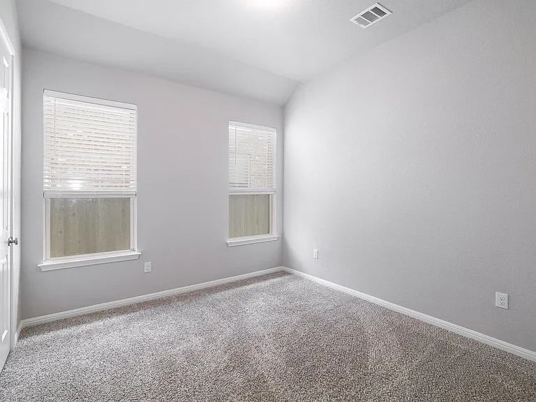 724 Kingston Pl — Photo 18