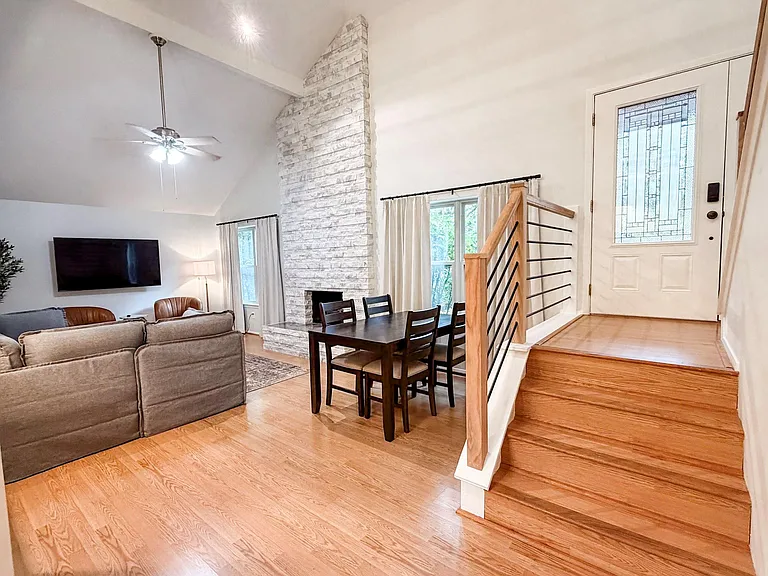 29 Pinewood Forest Ct — Photo 3