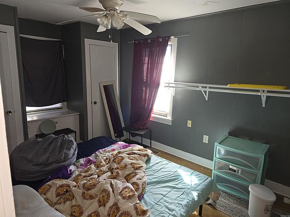 4th image of 426 Main St