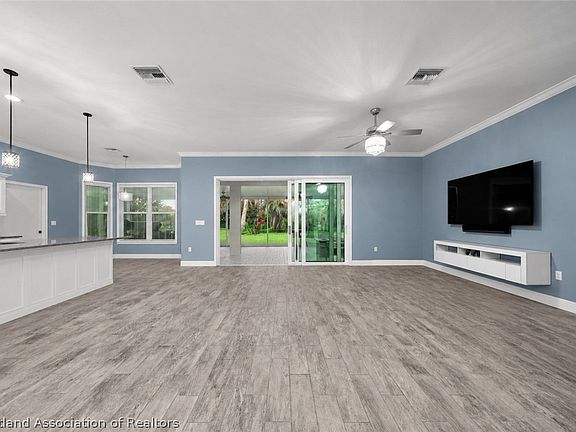 5th image of 6008 Lake Regency Ln