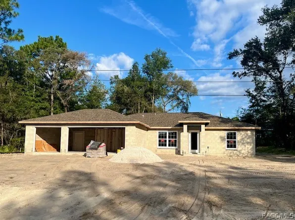 2923 W Manitoba Pl, Citrus Springs, FL 34433