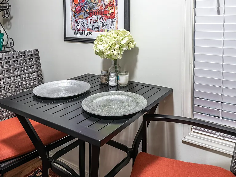 211 Chevy Chase Dr — Photo 13