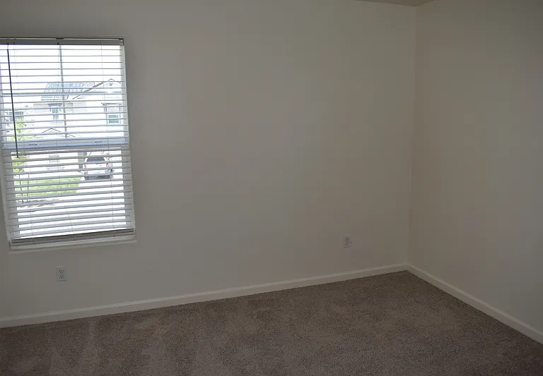 698 Jessie Dr — Photo 41
