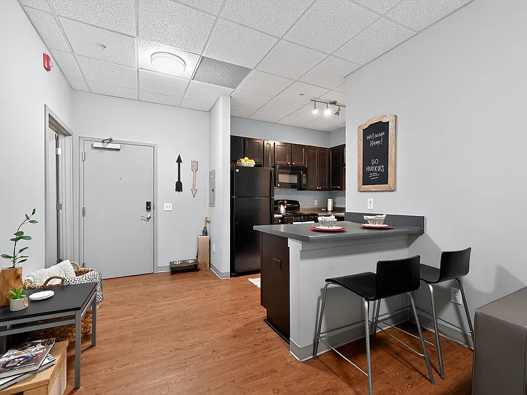 Spacious Open Floor Plan in Furnished Student Apartments at University Plaza NIU