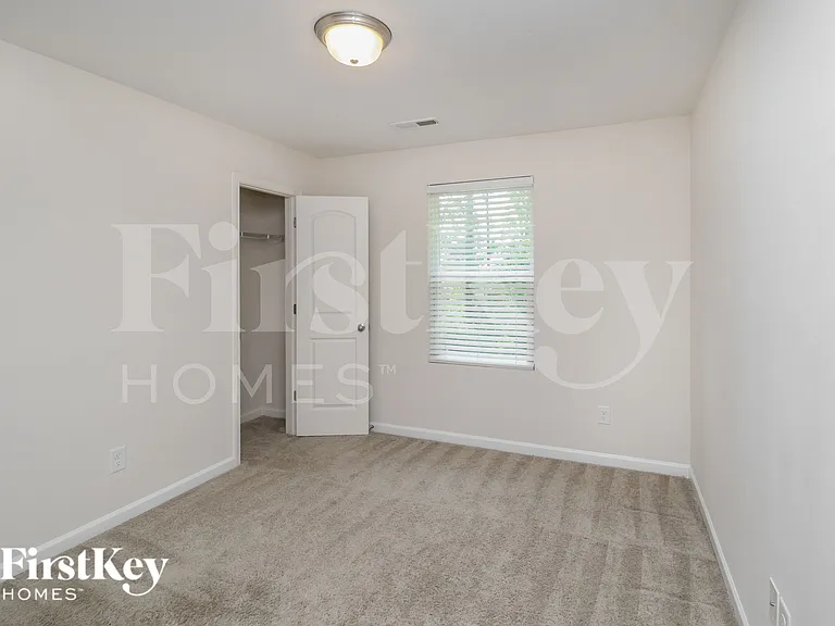 4019 Maderia Dr NW — Photo 11
