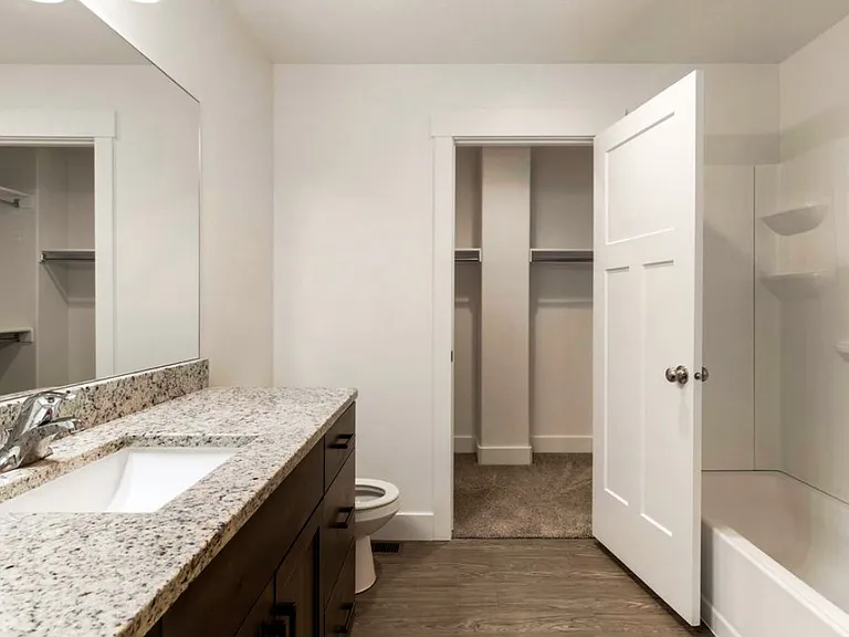 849 N 210 W — Photo 22