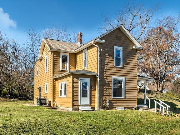 2nd image of 221 Maud Ave