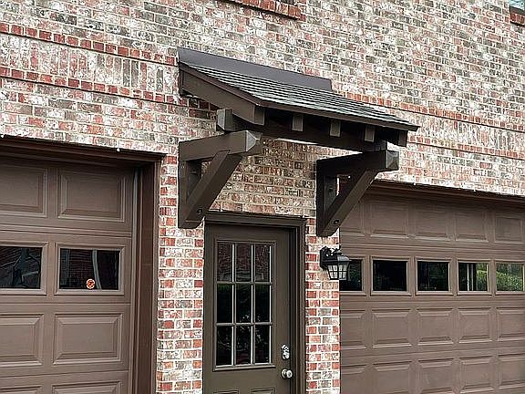 Lower garages 