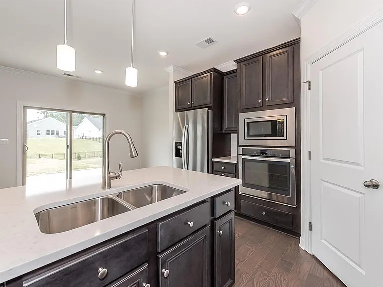 2018 Poplar Ridge Dr — Photo 9