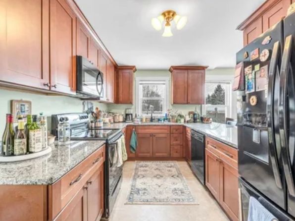 942-944 Shoemaker Ln