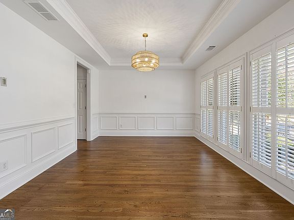 5th image of 1003 Nottingham Ln NE