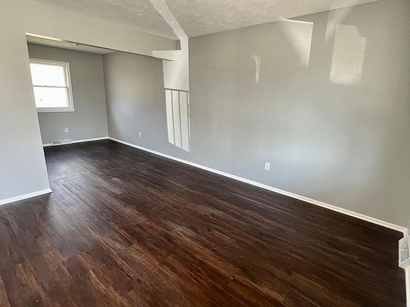 3rd image of 3256 S 131st Cir