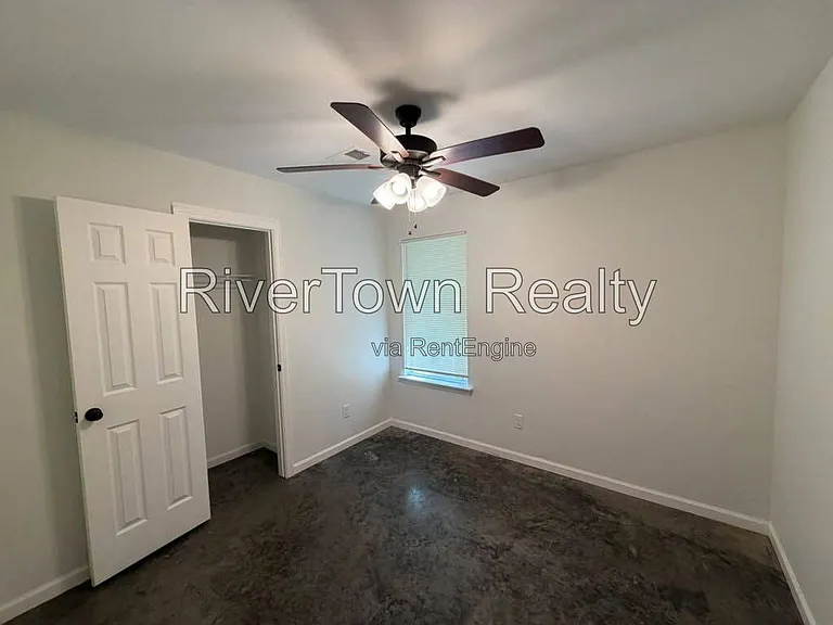 3854 Ajanders Dr — Photo 2