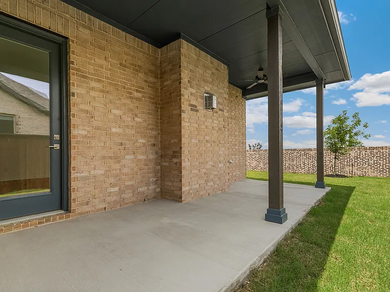 5901 Maddie Ann Dr — Photo 36