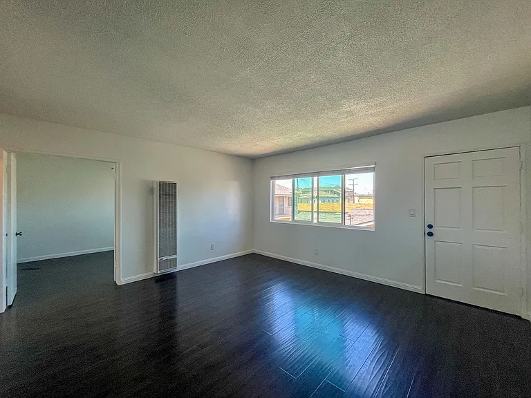 1335 Stanley Ave — Photo 23