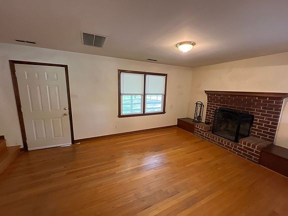 3rd image of 7403 Shady Grove Rd
