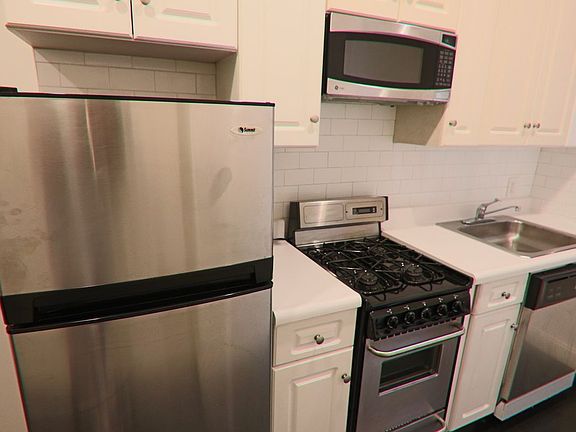 4th image of 5025 Broadway APT 1e
