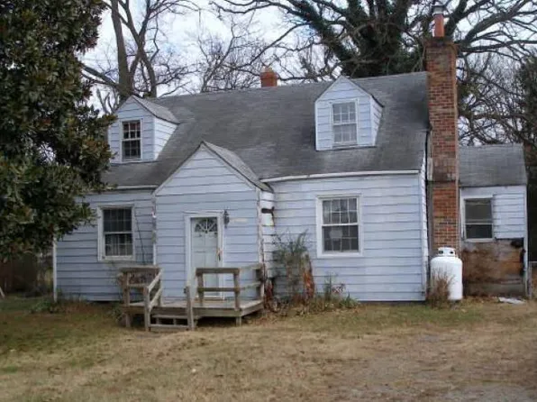 3041 Brentwood Cir, North Chesterfield, VA 23237