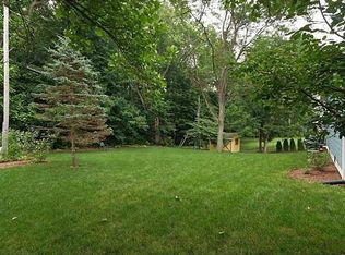 581 Becker Ct, Zionsville, IN 46077
