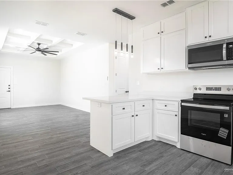 2104 E Viviana St #2 — Photo 10