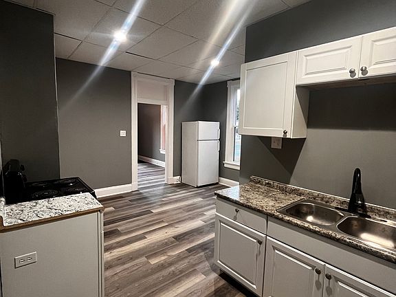 2nd image of 4404 Vine St #1