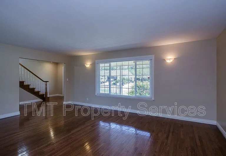 485 Meadowbrook Dr — Photo 13
