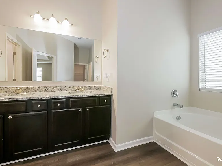 516 Dasheill Ln — Photo 14