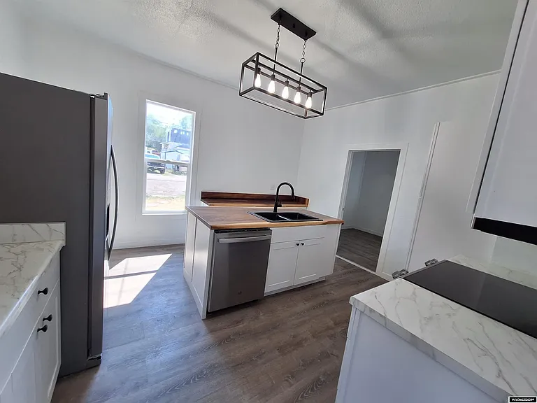 1137 Main St — Photo 6