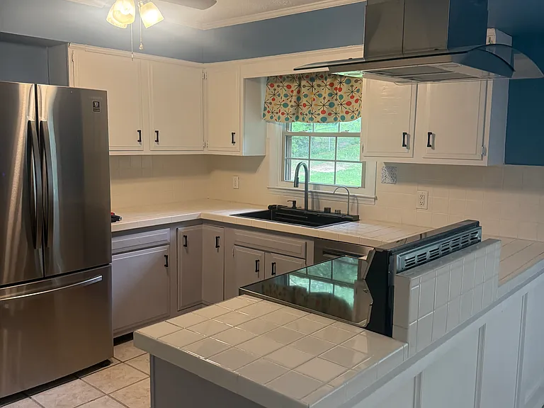 108 Deepwood Dr — Photo 4