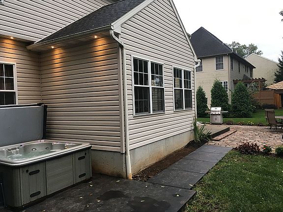 5th image of 4036 Hilltop Ave