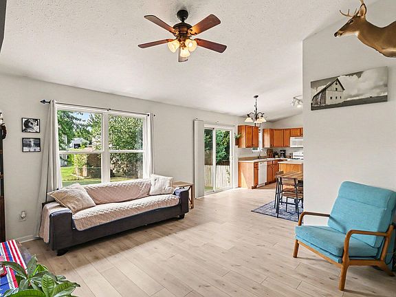 4th image of 3006 Arctic Ave