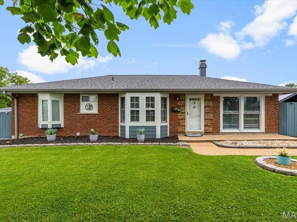 9513 Sequoia Ct, Saint Louis, MO 63123