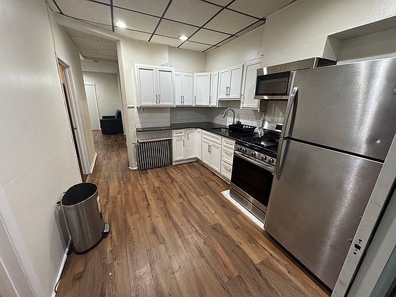3rd image of 804 Columbia Ave Floor 2