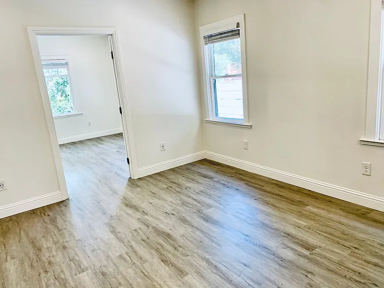2424 L St #2 — Photo 11