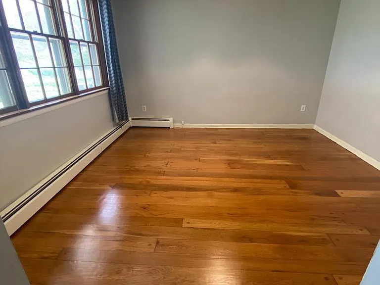 1002 Windsor Ave — Photo 12