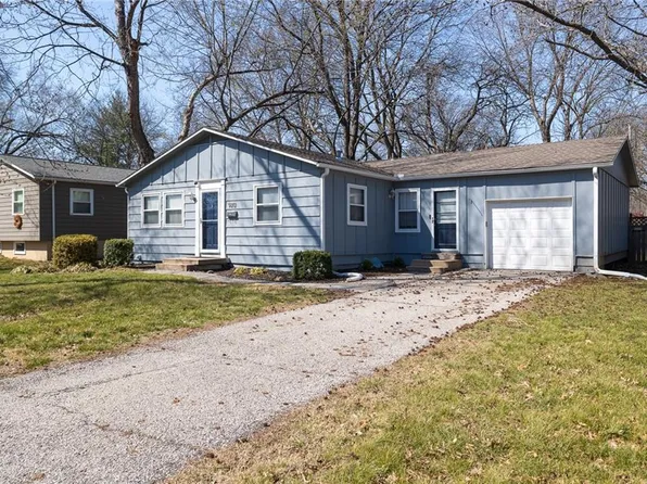 9212 W 99th Ter, Overland Park, KS 66212