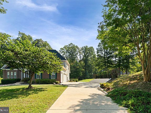 4th image of 6 Arden Ln