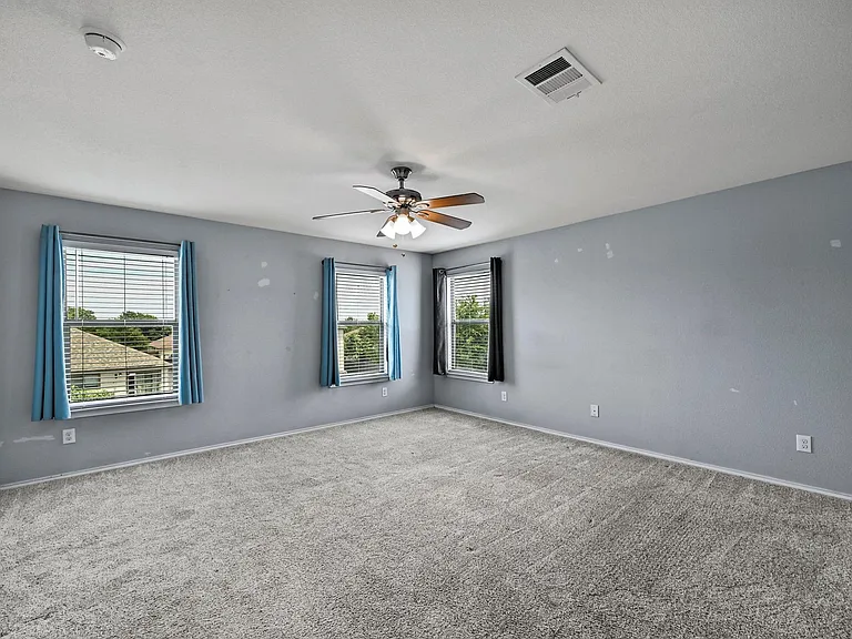 214 Briarwood Dr — Photo 16
