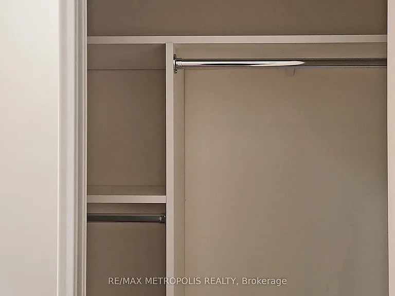 9075 Jane St #Penthouse 08 — Photo 25