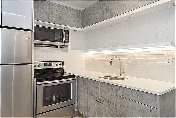 Rented by REAL New York | media 9