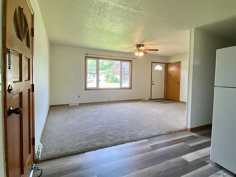 470 N Front St — Photo 6