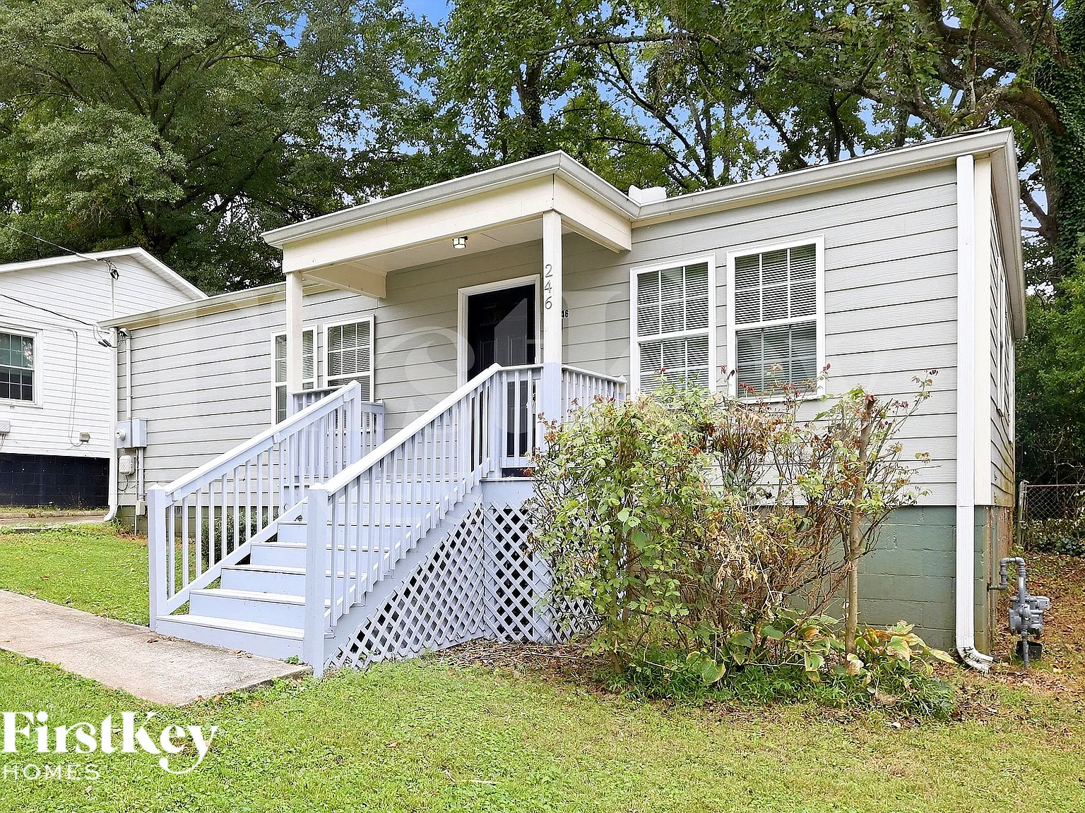 3 bed, 1.5 bath, 1201 sqft, $1,915 — Photo 2