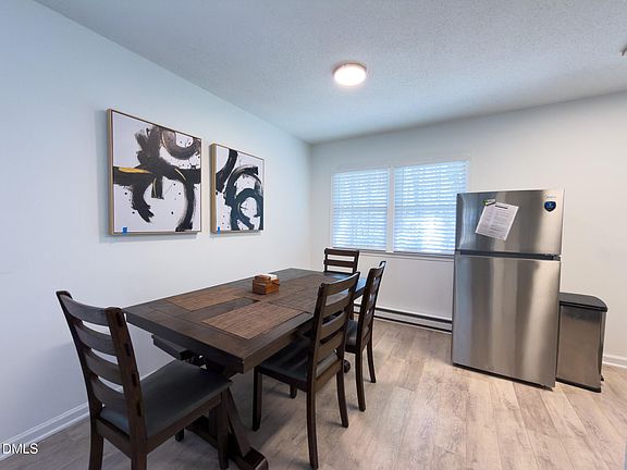 5th image of 309 Penn Oak Cir