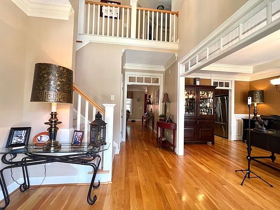 3rd image of 66 Riverglade Dr